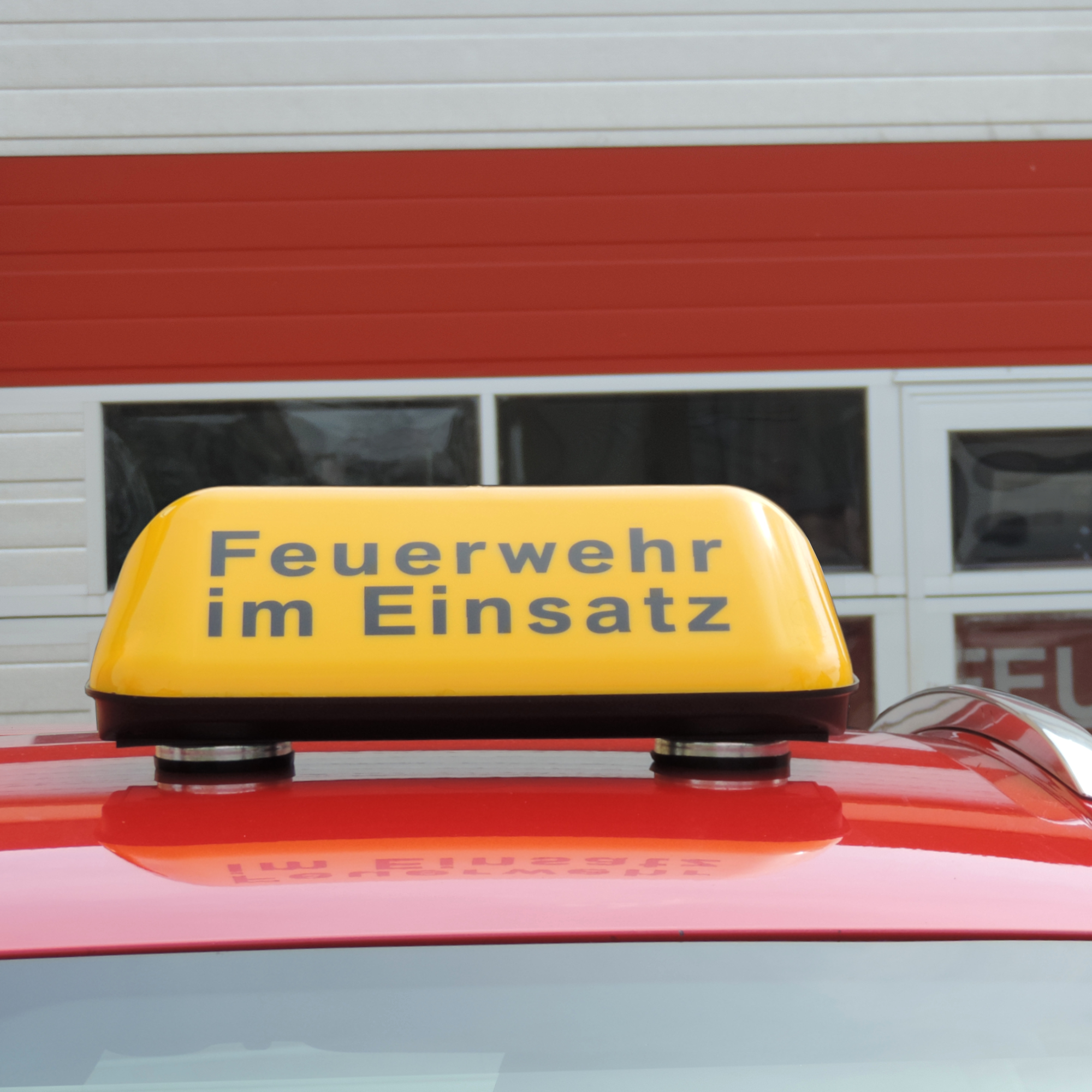 TacFirst® Dachaufsetzer "Feuerwehr im Einsatz" gelb, XL